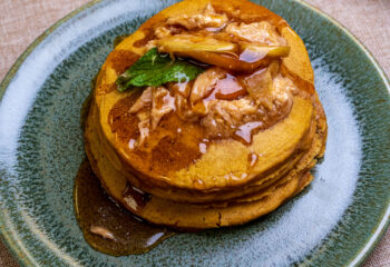 Apple Streusel Protein Pancakes