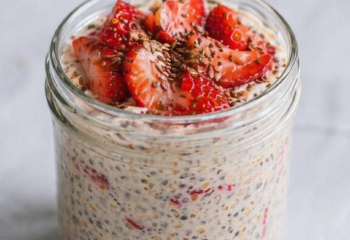 Strawberry Vanilla Oats